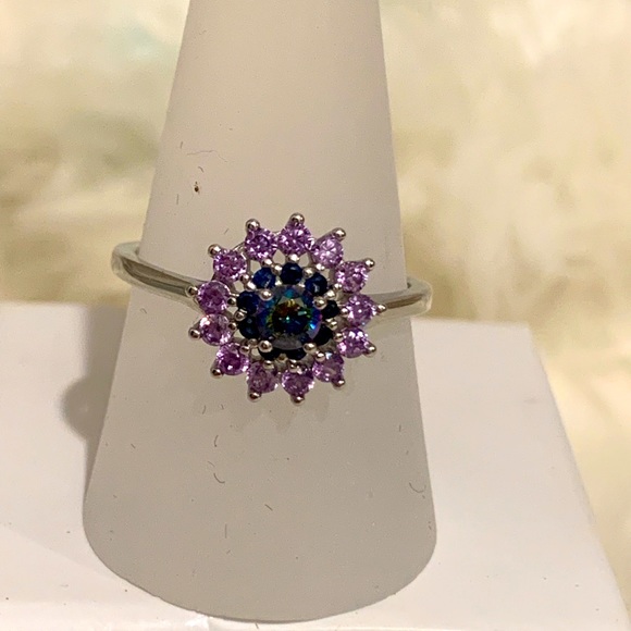Jewelry - Sterling Silver Flower Ring Size 9